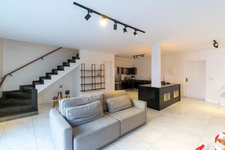 Casa para alugar com 3 quartos, 175m² em Jardim Prudência, São Paulo