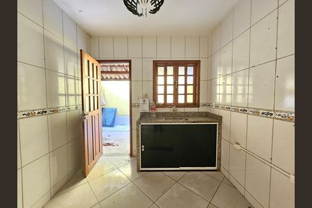 Casa para alugar com 70m², 2 quartos e 2 vagas Casa para alugar com 70m², 2 quartos e 2 vagasCozinha