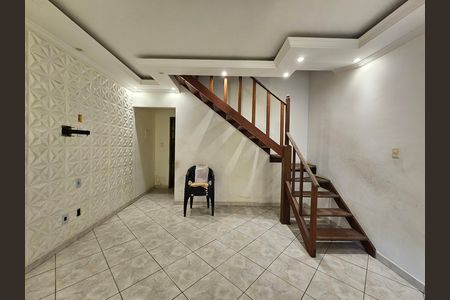 Casa para alugar com 70m², 2 quartos e 2 vagas Casa para alugar com 70m², 2 quartos e 2 vagasSala