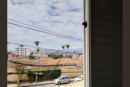 Casa de condomínio para alugar com 95m², 3 quartos e 2 vagas