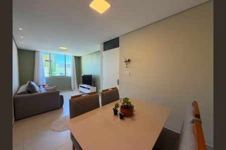 Apartamento à venda com 68m², 2 quartos e 1 vaga Apartamento à venda com 68m², 2 quartos e 1 vagaSala