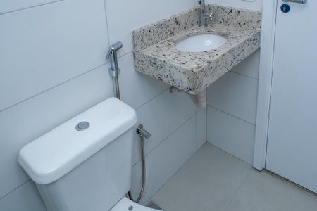 Banheiro de apartamento para alugar com 1 quarto, 22m² em Posse, Nova Iguaçu