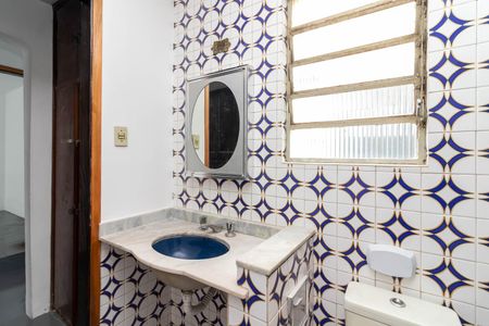 Casa para alugar com 340m², 5 quartos e 10 vagas Casa para alugar com 340m², 5 quartos e 10 vagasBanheiro 2