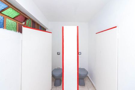 Casa para alugar com 340m², 5 quartos e 10 vagas Casa para alugar com 340m², 5 quartos e 10 vagasBanheiros