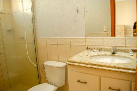 Banheiro da Suíte 3 de apartamento para alugar com 3 quartos, 16m² em Setor Oeste, Goiânia