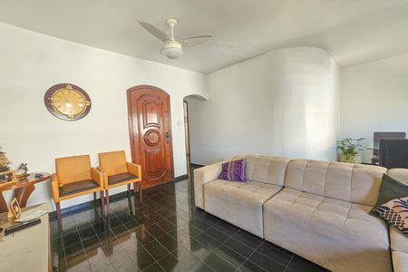 Apartamento para alugar com 3 quartos, 136m² em Balneario Guarujá, Guarujá