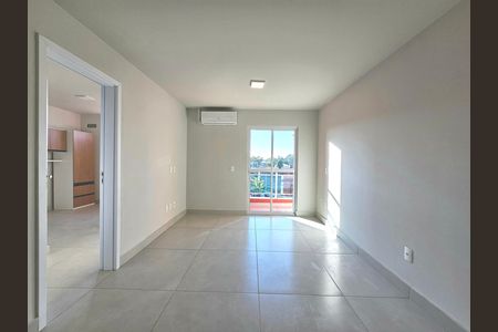 Sala de apartamento para alugar com 1 quarto, 37m² em Posse, Nova Iguaçu