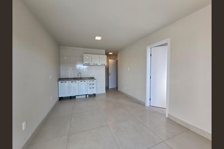Sala de apartamento para alugar com 1 quarto, 37m² em Posse, Nova Iguaçu