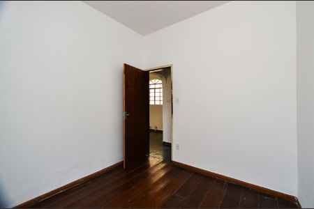 Quarto 2 de casa para alugar com 3 quartos, 190m² em Horto Florestal, Belo Horizonte