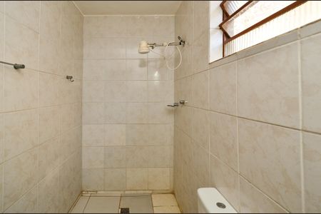 Banheiro de casa para alugar com 3 quartos, 190m² em Horto Florestal, Belo Horizonte