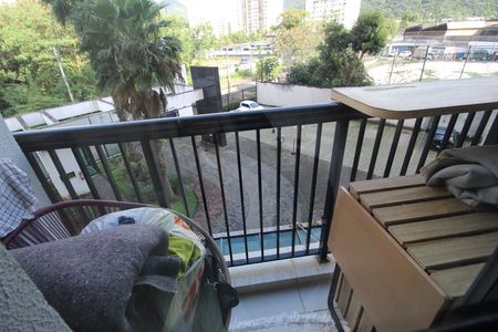 Sala - Varanda de kitnet/studio para alugar com 1 quarto, 35m² em Jacarepaguá, Rio de Janeiro