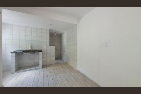 Sala e Cozinha de casa para alugar com 1 quarto, 45m² em Osvaldo Cruz, Rio de Janeiro