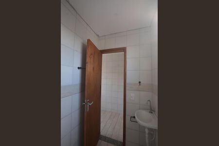 Banheiro de casa para alugar com 1 quarto, 60m² em Osvaldo Cruz, Rio de Janeiro