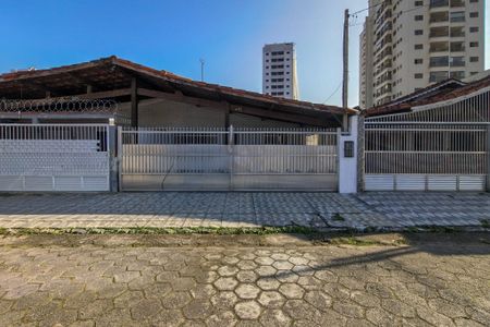 Casa para alugar com 120m², 2 quartos e 3 vagas Casa para alugar com 120m², 2 quartos e 3 vagasFachada