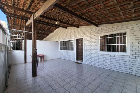 Casa para alugar com 120m², 2 quartos e 3 vagas Casa para alugar com 120m², 2 quartos e 3 vagasGaragem