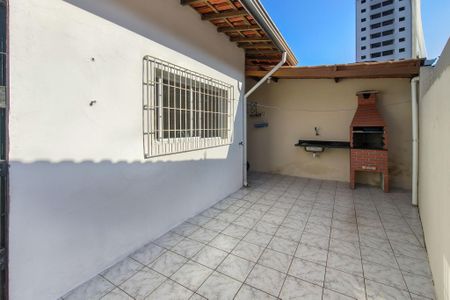 Casa para alugar com 120m², 2 quartos e 3 vagas Casa para alugar com 120m², 2 quartos e 3 vagasQuintal