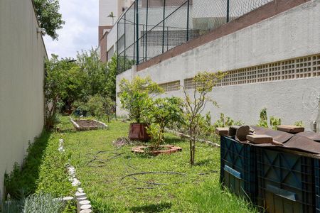 Apartamento à venda com 89m², 3 quartos e 2 vagas Apartamento à venda com 89m², 3 quartos e 2 vagasÁrea comum - Horta comunitária