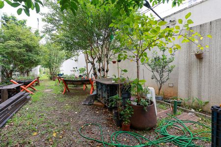 Apartamento à venda com 89m², 3 quartos e 2 vagas Apartamento à venda com 89m², 3 quartos e 2 vagasÁrea comum - Horta comunitária