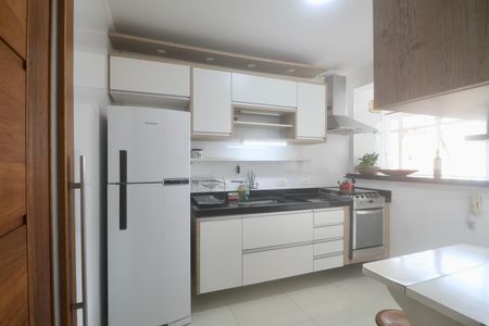 Apartamento para alugar com 100m², 3 quartos e 1 vaga Apartamento para alugar com 100m², 3 quartos e 1 vagaCozinha