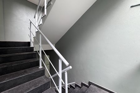 Entrada  de apartamento para alugar com 1 quarto, 54m² em Jardim Silvina, São Bernardo do Campo