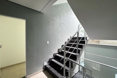 Entrada  de apartamento para alugar com 1 quarto, 54m² em Jardim Silvina, São Bernardo do Campo