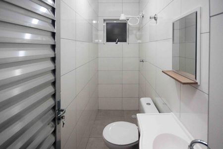 Casa para alugar com 35m², 1 quarto e sem vaga Casa para alugar com 35m², 1 quarto e sem vagaBanheiro Social