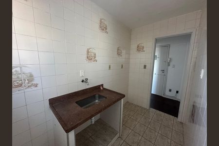 Cozinha de apartamento para alugar com 1 quarto, 43m² em Boa Vista, São Vicente