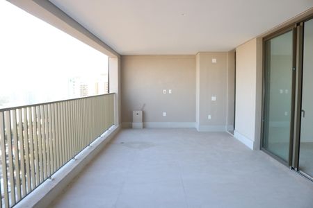 Apartamento à venda com 182m², 3 quartos e 3 vagasVaranda