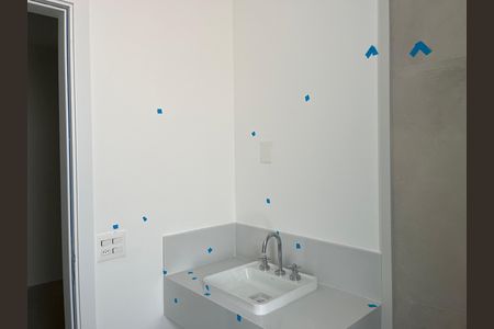 Apartamento à venda com 182m², 3 quartos e 3 vagas Apartamento à venda com 182m², 3 quartos e 3 vagasBanheiro 2