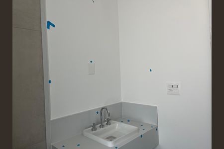 Apartamento à venda com 182m², 3 quartos e 3 vagas Apartamento à venda com 182m², 3 quartos e 3 vagasBanheiro 1