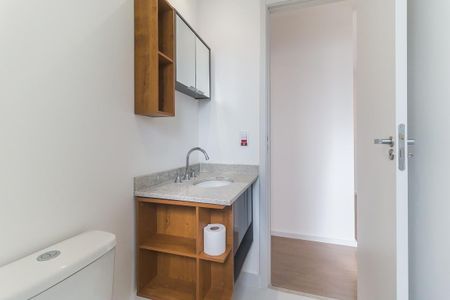 Banheiro social de apartamento para alugar com 2 quartos, 55m² em Vila Mogilar, Mogi das Cruzes