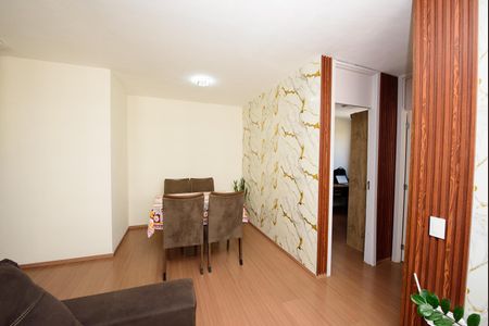 Sala de apartamento à venda com 2 quartos, 60m² em Jardim Riacho das Pedras, Contagem