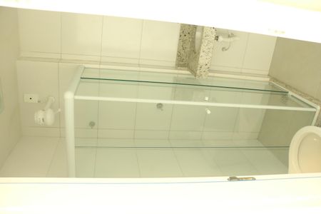 Banheiro de kitnet/studio para alugar com 1 quarto, 18m² em Posse, Nova Iguaçu