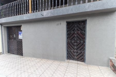 Casa para alugar com 200m², 3 quartos e sem vaga Casa para alugar com 200m², 3 quartos e sem vagaFachada