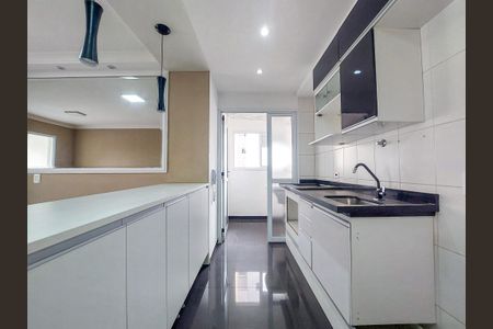 Cozinha de apartamento para alugar com 3 quartos, 67m² em Vila das Belezas, São Paulo