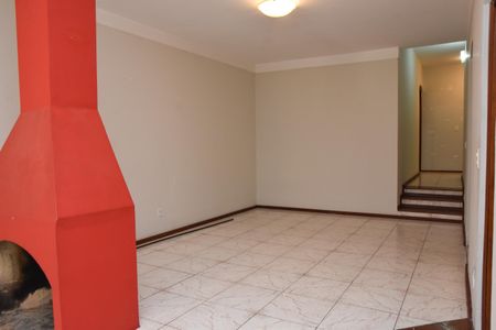 Casa à venda com 197m², 3 quartos e 3 vagas Casa à venda com 197m², 3 quartos e 3 vagasSala de Jantar