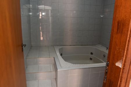 Casa à venda com 197m², 3 quartos e 3 vagas Casa à venda com 197m², 3 quartos e 3 vagasBanheiro da Suíte
