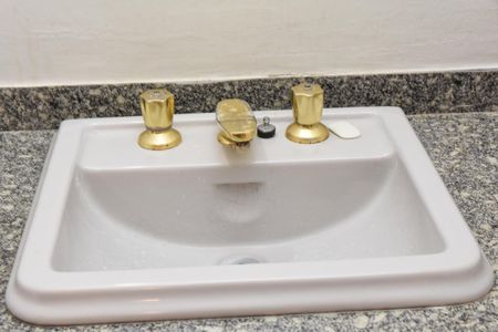 Casa à venda com 197m², 3 quartos e 3 vagas Casa à venda com 197m², 3 quartos e 3 vagasBanheiro da Suíte