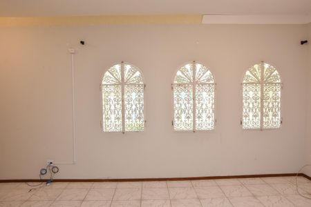 Casa à venda com 197m², 3 quartos e 3 vagas Casa à venda com 197m², 3 quartos e 3 vagasSala