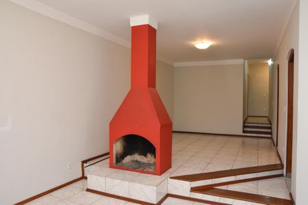 Casa à venda com 197m², 3 quartos e 3 vagas Casa à venda com 197m², 3 quartos e 3 vagasSala de Jantar