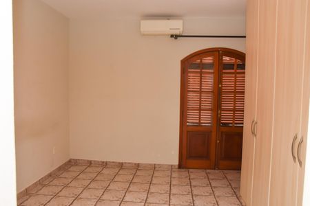 Casa à venda com 197m², 3 quartos e 3 vagas