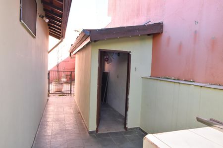 Casa à venda com 197m², 3 quartos e 3 vagas Casa à venda com 197m², 3 quartos e 3 vagasQuintal e dispensa