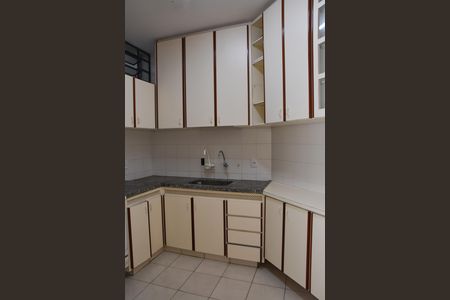 Casa à venda com 197m², 3 quartos e 3 vagas Casa à venda com 197m², 3 quartos e 3 vagasCozinha armários