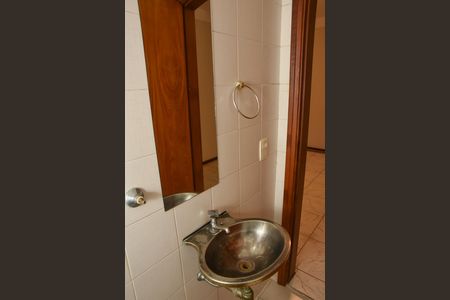 Casa à venda com 197m², 3 quartos e 3 vagas Casa à venda com 197m², 3 quartos e 3 vagasLavabo