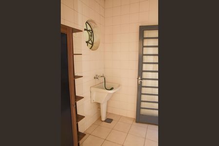 Casa à venda com 197m², 3 quartos e 3 vagas Casa à venda com 197m², 3 quartos e 3 vagasÁrea de Serviço