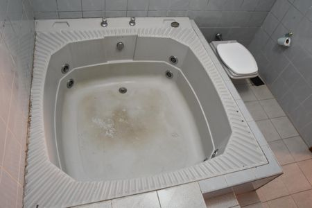 Casa à venda com 197m², 3 quartos e 3 vagas Casa à venda com 197m², 3 quartos e 3 vagasBanheiro da Suíte - banheira