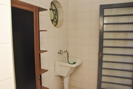 Casa à venda com 197m², 3 quartos e 3 vagas Casa à venda com 197m², 3 quartos e 3 vagasÁrea de Serviço