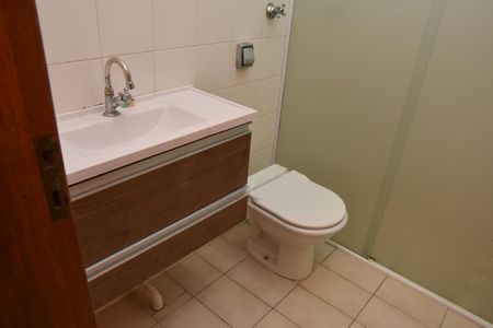 Casa à venda com 197m², 3 quartos e 3 vagas Casa à venda com 197m², 3 quartos e 3 vagasBanheiro Social