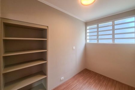 Apartamento para alugar com 86m², 1 quarto e sem vaga Apartamento para alugar com 86m², 1 quarto e sem vagaCloset do quarto
