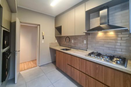Cozinha de apartamento para alugar com 1 quarto, 86m² em Cerqueira César, São Paulo